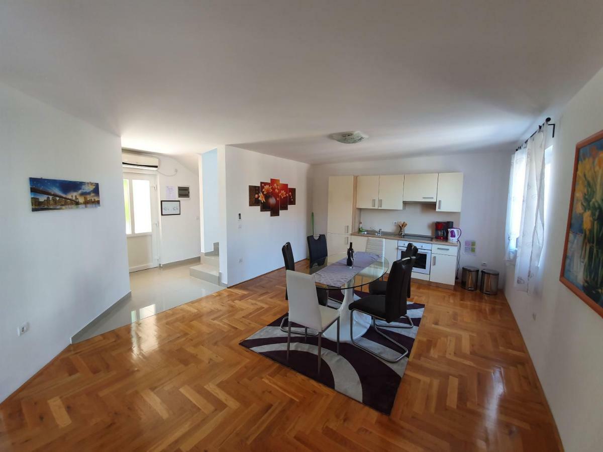 Apartman Dubravka 1 ลอฟราน ภายนอก รูปภาพ
